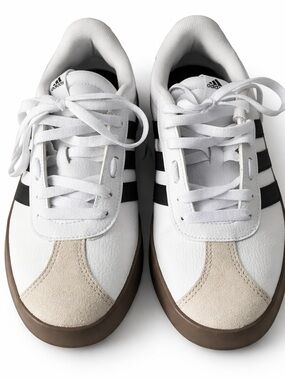 Adidas White Black Stripe Sneakers Gum Sole Womens Size 9 Casual Retro